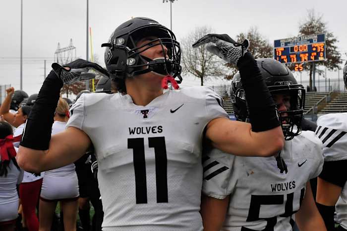 Tualatin.West-Linn.6A-football-semifinal.Leon-Neuschwander.111